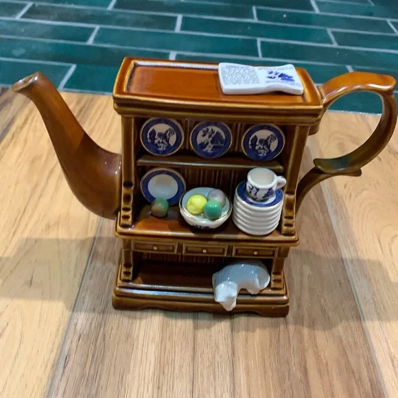 Paul Cardew Blue cupboard w dishes, fruit and cat teapot in great condition - Picture 1 of 8